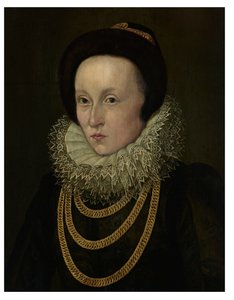 Retrato de uma mulher, à altura do busto, com um folho de renda e correntes de ouro