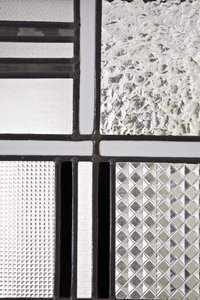 Conjunto de portas, c.1928 (vidro e ferro patinado) de Louis Barillet