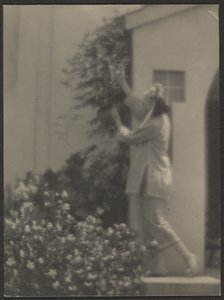[Dancer Outside] de Louis Fleckenstein