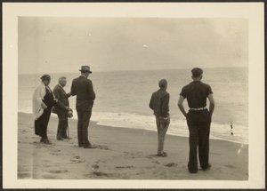 [Família Fleckenstein na praia] de Louis Fleckenstein