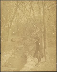 [Rapariga junto a um ribeiro]. de Louis Fleckenstein