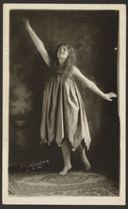 Grace Carberry como O Sol de Louis Fleckenstein