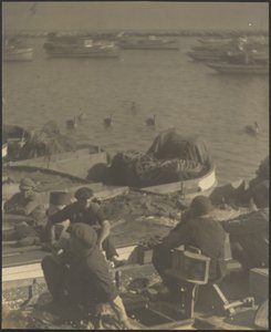 [Homens sentados em barcos] de Louis Fleckenstein