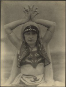 Nautch Girl de Louis Fleckenstein