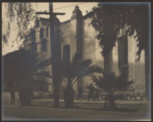 [Palms in Front of Mission] de Louis Fleckenstein