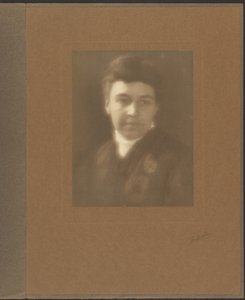 [Retrato de um homem com túnica] de Louis Fleckenstein