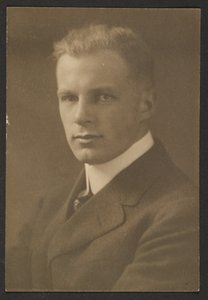 [Retrato de um homem com corte à escovinha]. de Louis Fleckenstein