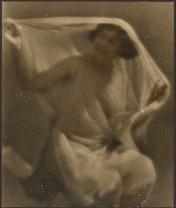 [Retrato de uma mulher usando véu]. de Louis Fleckenstein