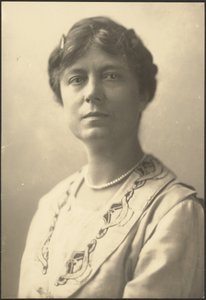 [Retrato de uma mulher com colarinho de apliques] de Louis Fleckenstein