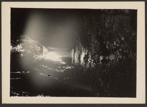 [Cascata no rio Rogue]. de Louis Fleckenstein