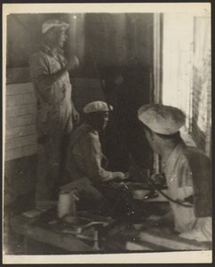 [Trabalhadores na casa]. de Louis Fleckenstein