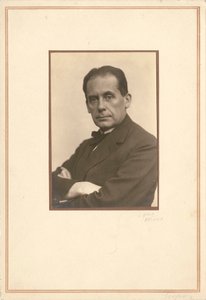 Walter Gropius 1883-1969, início dos anos 20. de Louis Held
