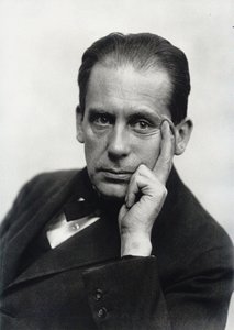 Walter Gropius, ca 1919. de Louis Held