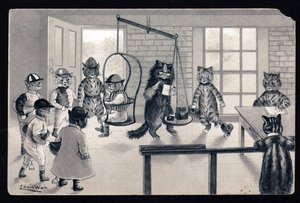 Nós gostamos do bom tempo. Animais em postura humana. O gato como um jockey a ser pesado numa balança. Cartão postal. Chromolithograph by Louis Wain (1860-1939), um artista inglês conhecido pela sua representação de gatos com olhos grandes. Início do dia 2 de Louis Wain
