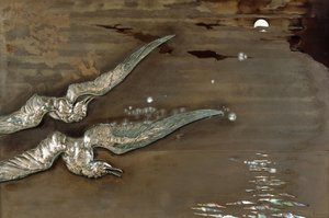 Um painel de laca de metal com gaivotas de prata aplicadas, c.1900 (painel de laca de metal, prata) de Lucien Gaillard