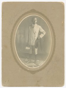 Fotografia de Amos Harper indo para a escola, ca. 1910. de Lucius Harper