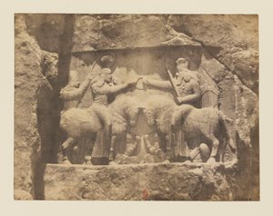 Vista 10 - Naqsh-e Rostam. Alívio da rocha. Inauguração de Ardeshir I pelo deus Ahura-Mazda de Luigi Pesce