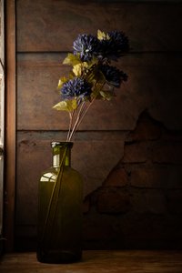 Garrafa com Motivo Floral Moody de Luiz Laercio