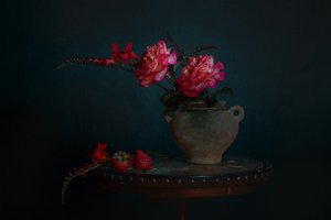 Natureza-morta floral escura de Lydia Jacobs