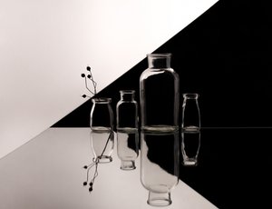 Reflexos elegantes no vidro