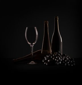 Natureza morta elegante com vinho