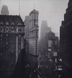 Manhattan: chuva sobre a Times Square (foto p/b)