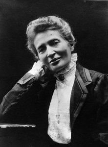 Retrato de Anna Kuliscioff (ou Anna Kulischov, Kulisciov) (1857-1925) revolucionária judia russa. Fotografia de Mario Nunes Vis
