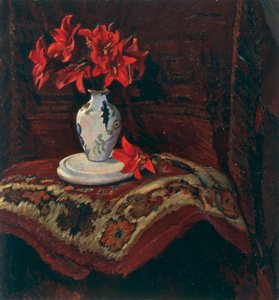 Taco e jarro com lírios vermelhos, de Mario Puccini (1869-1920), óleo sobre tela, 64x59 cm. de Mario Puccini