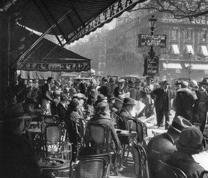 Café da Paz, Paris, 1937