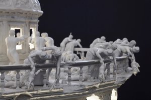 All Things Fall, 2014 (aço, alumínio, gesso, resina, luzes LED, motor) de Mat Collishaw