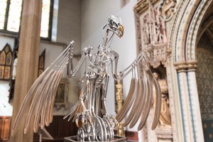 The Nerve Rack, 2019 (Acetal, Acrílico, Alumínio, Latão, Circuitos eléctricos, Pintura, PVC, Resina, Servomotores, Aço) de Mat Collishaw