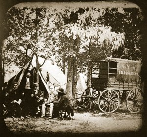 Sede do New York Herald no campo em Culpeper Court House, 1863 de Mathew B. Brady