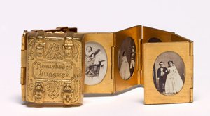 Álbum de casamento em miniatura de malas de alguém de Tom Thumb e Lavinia Warren, c. 1863 de Mathew B. Brady