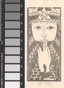 Mulher com dois dedos nos lábios