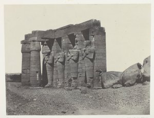 Gournah, peristilo do túmulo de Osymandias (Ramesseum Occidental); Tebas, placa 59 do álbum "Egypte, Nubie, Palestine et Syrie" (1852)