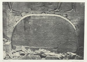 Grande Templo de Ísis em Philoe, Proscynema Act of Adoration, Núbia, 184951, impresso em 1852. de Maxime Du Camp
