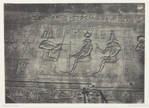 Grande Templo de Denderah (Teutyres), esculturas da fachada posterior; Alto Egito, placa 19 do álbum "Egypte, Nubie, Palestine et Syrie" (1852)