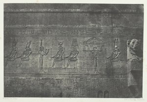 Grande Templo de Denderah Teutyres, Esculturas da Fachada Posterior, Alto Egito, 184951. de Maxime Du Camp