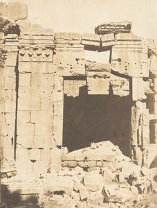 Porta do Templo de Júpiter, Baalbek Heliopolis, Setembro de 1850. de Maxime Du Camp