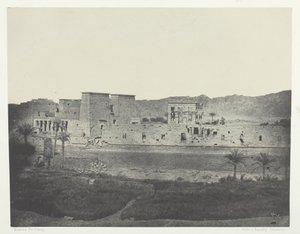 Vista tirada da ilha de Beghé, West, Philoe, Nubia, 184951, impressa em 1852. de Maxime Du Camp