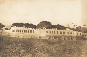 Vista do Divã e do Palácio do Governador, Syout, 1849-50. de Maxime Du Camp