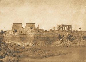 Vista geral da Ilha Philae, tirada da ponta sul da Ilha Begueh, 1849-50. de Maxime Du Camp