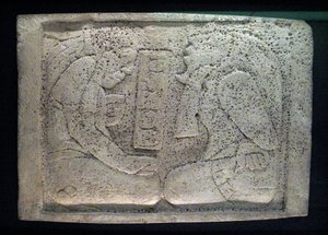 Lintel com dois prisioneiros, área de Yaxchilan, período clássico tardio, 600-900 DC de Mayan