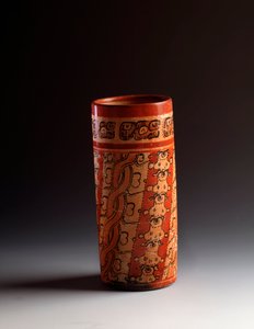 Vaso cilíndrico de barro policromado. De Tikal de Mayan Mayan