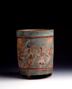 Arte pré-colombiana, civilização maia, período clássico: vaso cilíndrico em barro policromado decora uma cena cerimonial com personagens em procissão. De La Lagunita, Quiche, Guatemala. Sol. h. 24,1 x diam. 18,5 cm Guatemala, Museo Nazionale di Archeolo de Mayan Mayan
