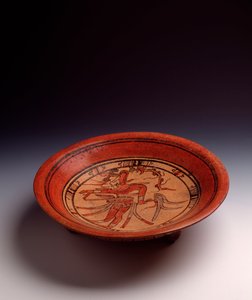 Arte pré-colombiana, civilização Maia, período clássico: vaso de tripé em barro pintado. De Peten, Guatemala. Sol. h. 8 x diam. 33,8 cm Cidade da Guatemala, Museo Nazionale di Archeologia e Etnologia. de Mayan Mayan