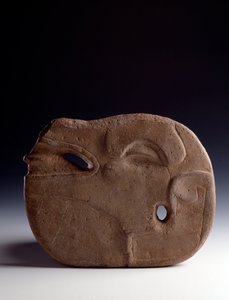 Arte pré-colombiana, civilização Maia, período clássico: machado zoomórfico em pedra talhada representando a cabeça de um veado. Dim. 26,5 x largura 19,5 cm Guatemala, Museo Nazionale di Archeologia e Etnologia de Mayan Mayan
