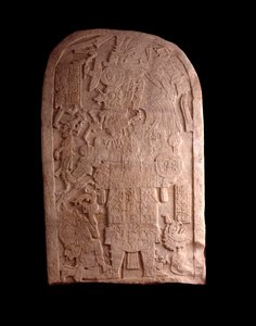 Arte pré-colombiana, civilização maia, período clássico tardio: estela de pedra de Machaquila, Peten, Guatemala. Guatemala, Museu Nacional de Arqueologia e Etnologia de Mayan Mayan