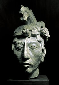 Cabeça de guerreiro (escultura, cerca de 683) de Mayan Mayan