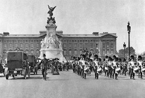Troca da guarda, Palácio de Buckingham, Londres, 1926-1927
